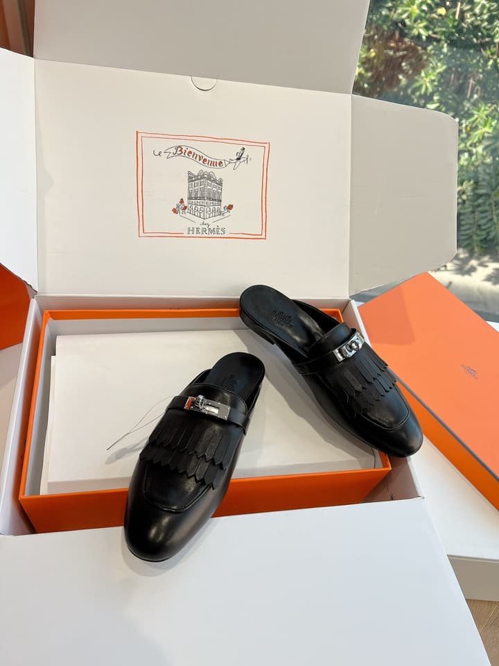 Hermès Calfskin Mules – 25SS/FW Collection in Black Embossed Leather With Silver Hardware