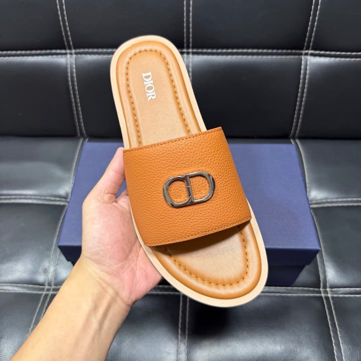 Dior Men's Pebbled Leather and Suede Slides – Spring/Summer Collection 2025 in Black Pebbled Leather Cross Strap