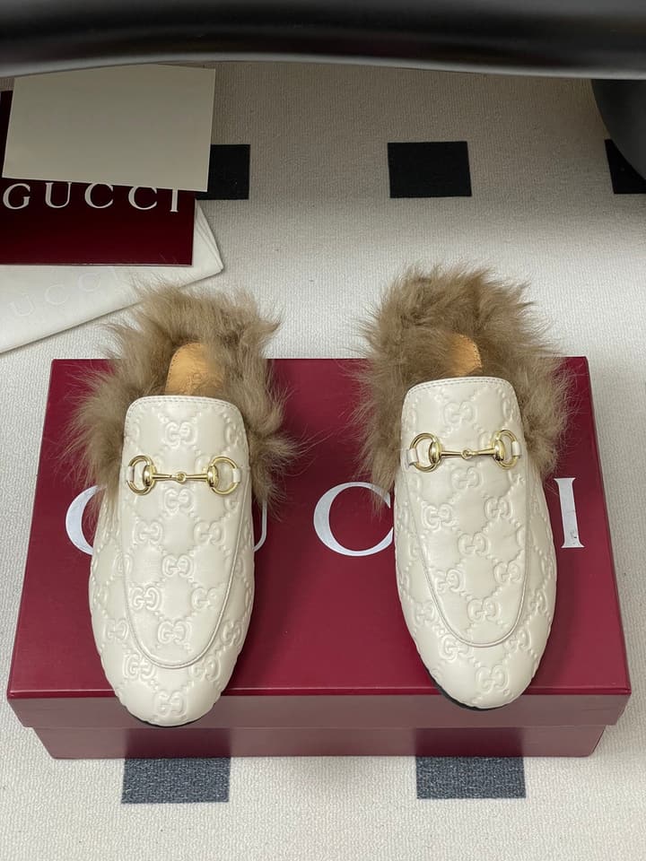 Gucci Princetown Classic Wool Mules – 2025 Fall Latest Edition in Black Croc Embossed Leather