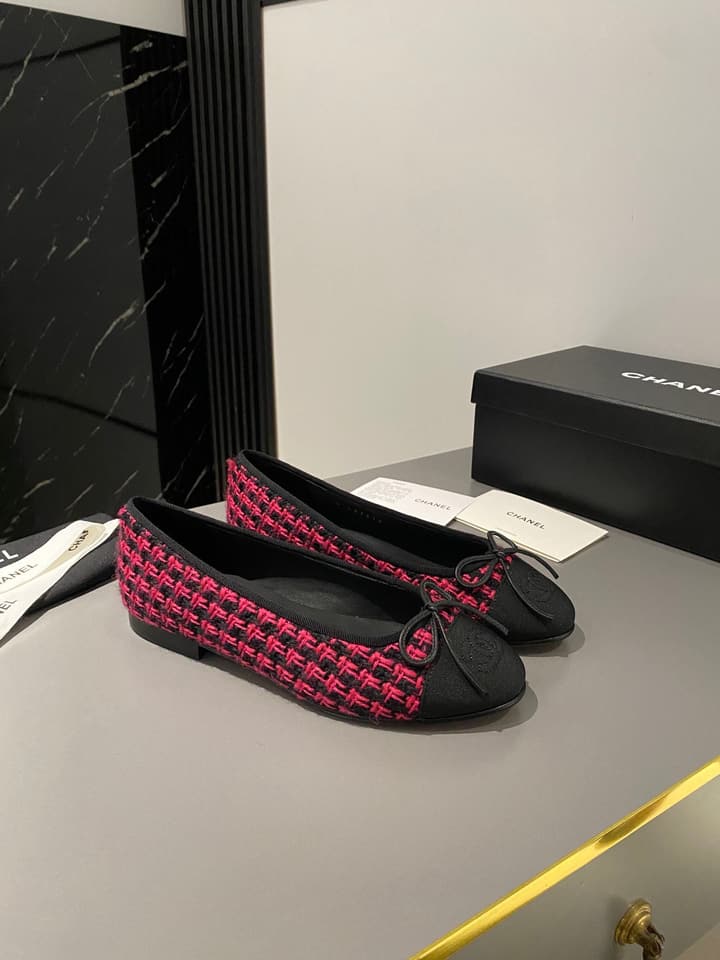 Chanel Classic Ballet Flats in Shiny Black