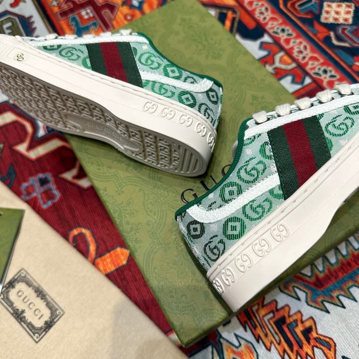 Gucci Kids Footwear – Kids Collection in Beige Plaid Slip-on