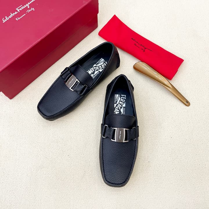 Ferragamo Men's Driving Loafers in Black Grained Gancini