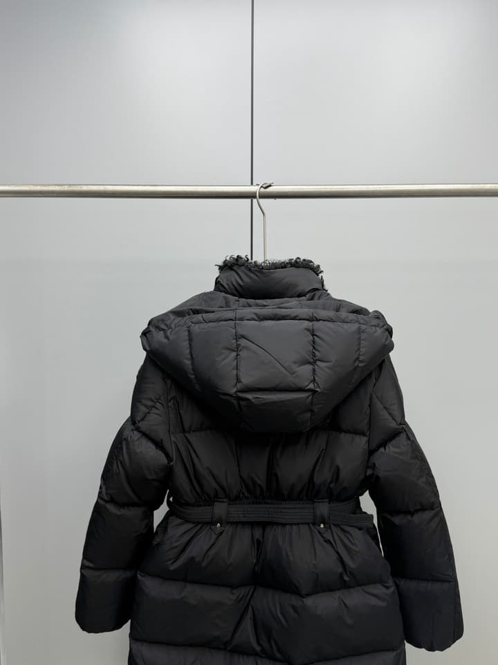 Moncler Briant Women's Hooded Down Coat – 2025 Collection in Black Down Jacket