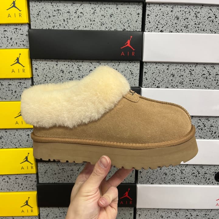 UGG Thick-Soled Low-Cut Fur Snow Boots in Olive Suede Patterned Trim