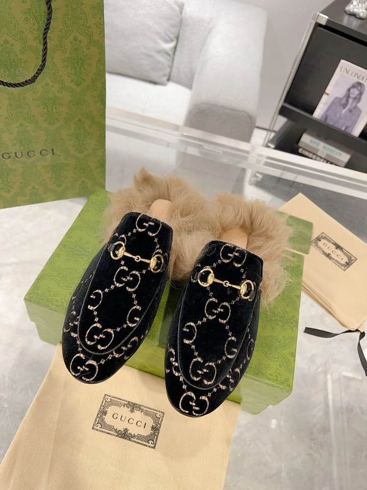 Gucci Toscana Sheepskin Loafers in Black Patent Embossed With Tan Shearling
