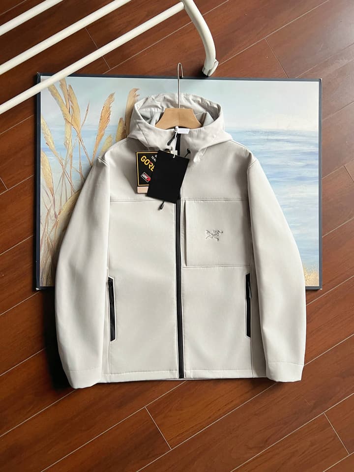Arc'teryx GAMMA MX Softshell Hooded Jacket in Black