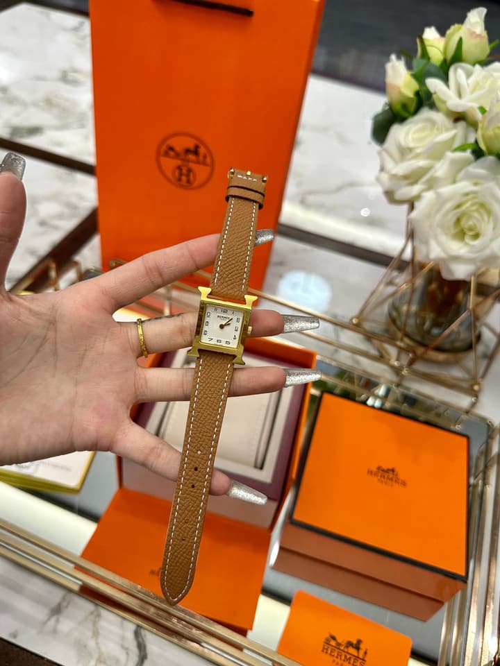 Hermès Small Square Quartz Wristwatch in Tan Leather Gold