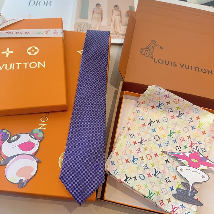 Louis Vuitton Classic Checkerboard Silk Tie in Black