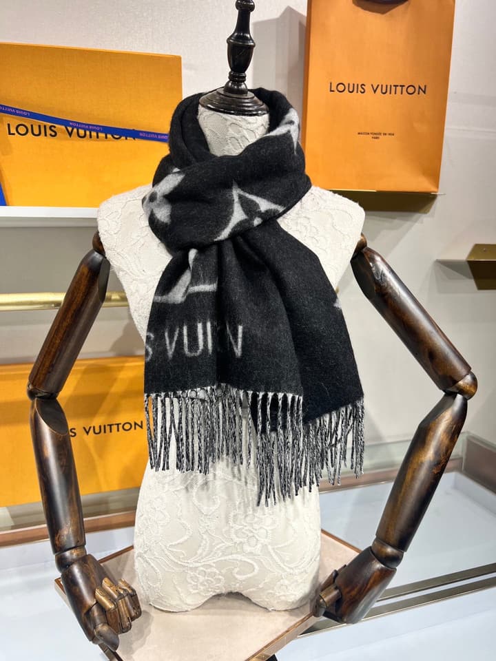 Louis Vuitton Reykjavik Cashmere Scarf/Shawl