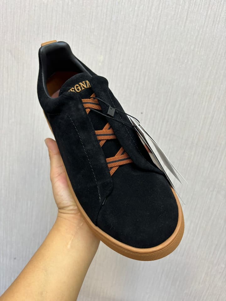 Zegna Top-Tier Calfskin Driving Shoes in Black Suede With Gum Sole