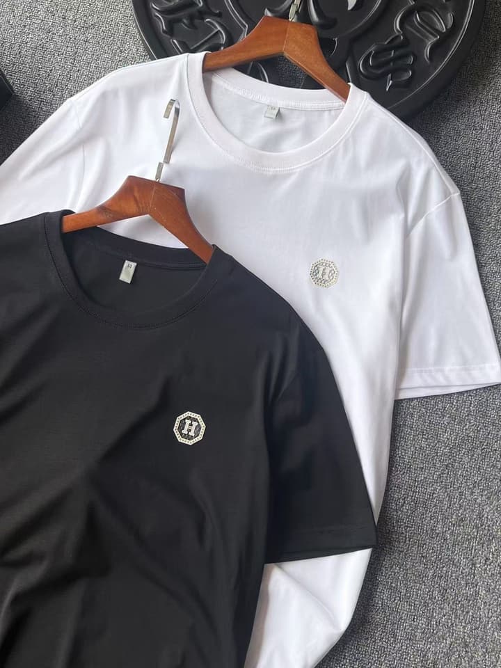 Hermès 80-Count Mulberry Silk H Logo T-Shirt – 2025 Collection in Classic Black