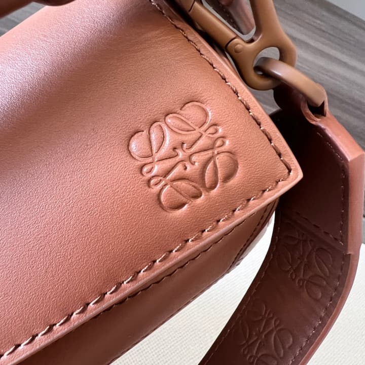 Loewe Puzzle Bag in Black