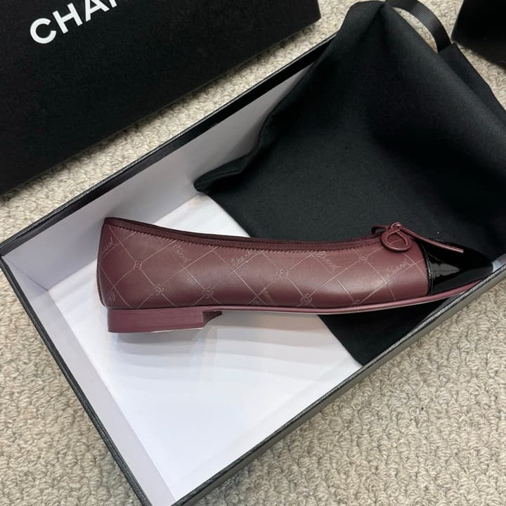Chanel Classic Round-Toe Ballet Flats – Spring/Summer Collection – 25SS in Burgundy