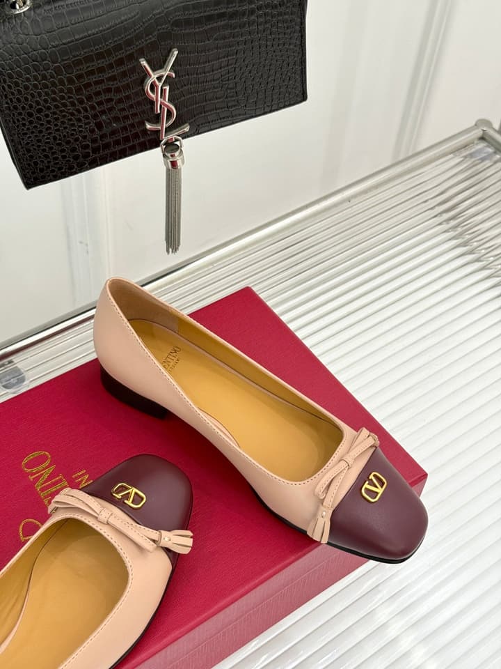 Valentino VLogo Metal Buckle Ballet Flats – 25FW in Charcoal