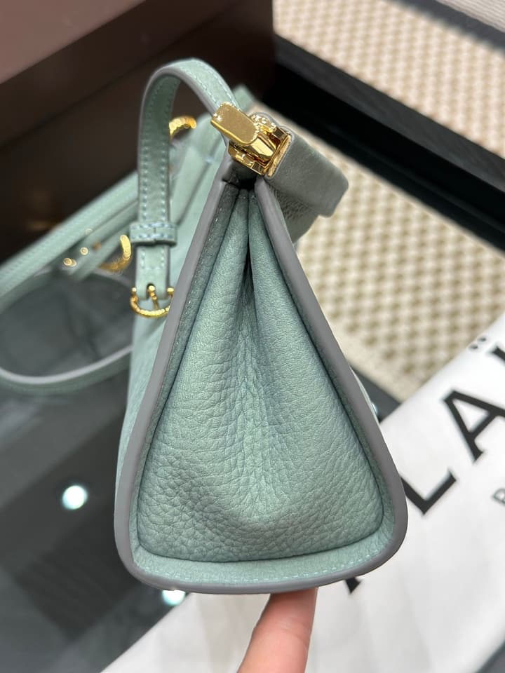 Alaïa Shoulder & Crossbody Bag in Green