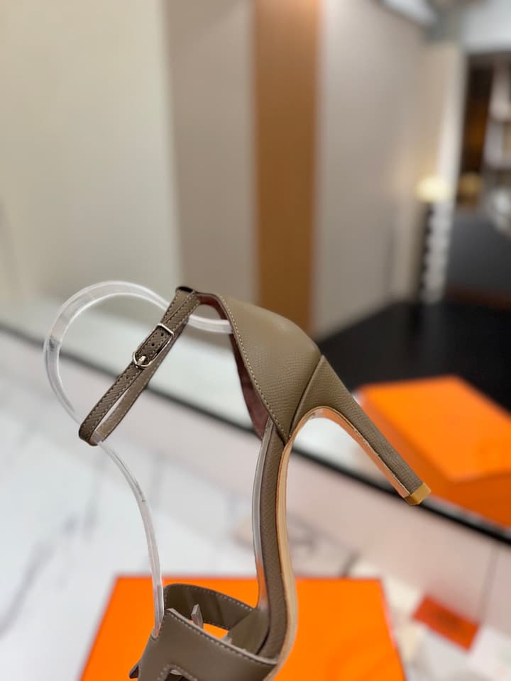 Hermès Classic H Palm Grain Heeled Sandals – 9cm in Black