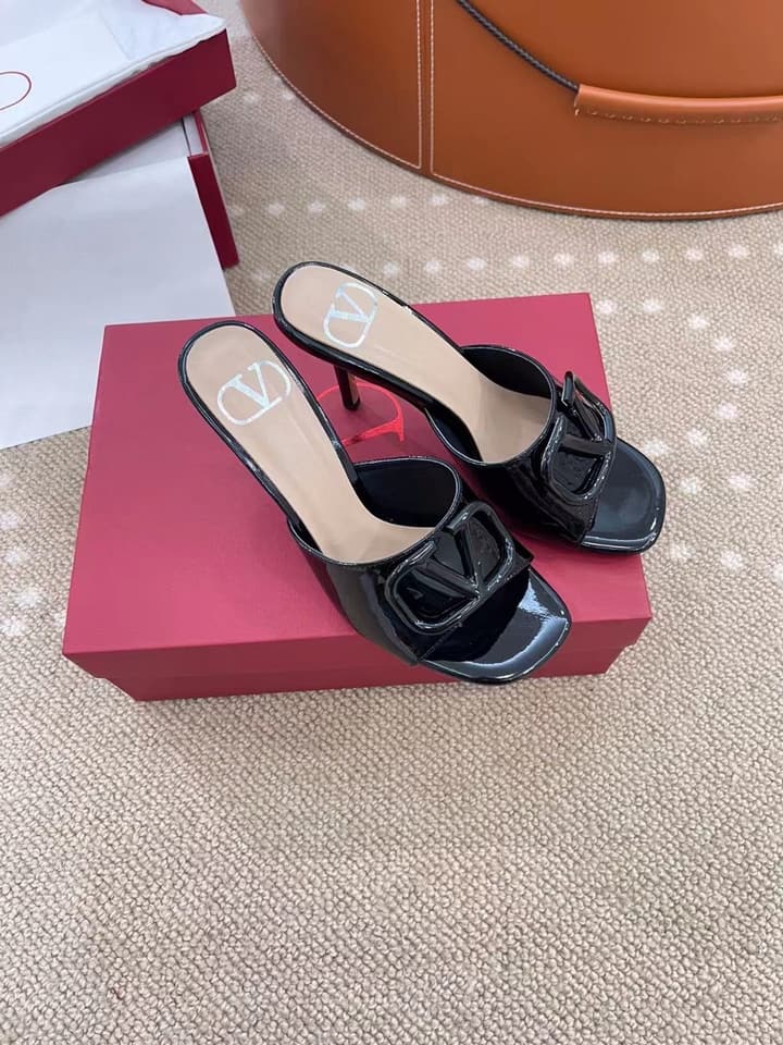 Valentino VLogo Patent Leather Heeled Mules in Burgundy Red