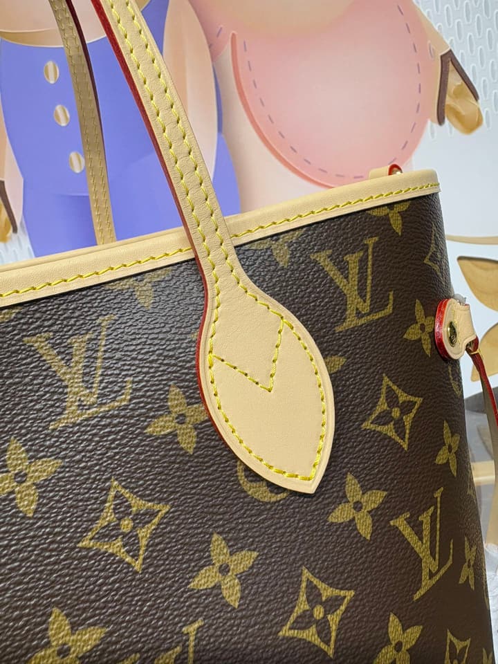 Louis Vuitton Neverfull Bandoulière Inside Out Tote Bag in Red