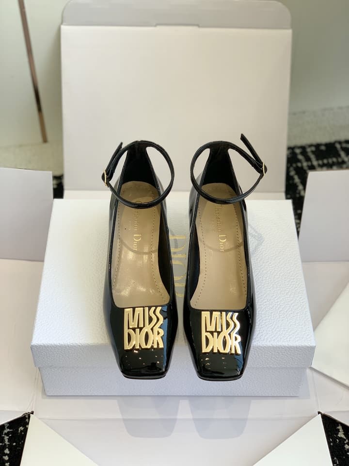 Dior MISS DIOR Chunky Heel Mary Jane Flats – 24SS in Black Patent Leather