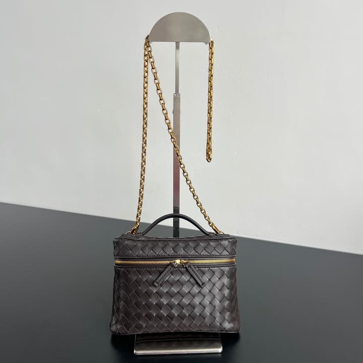 Bottega Veneta Soft Vanity Chain Vanity Case in Black