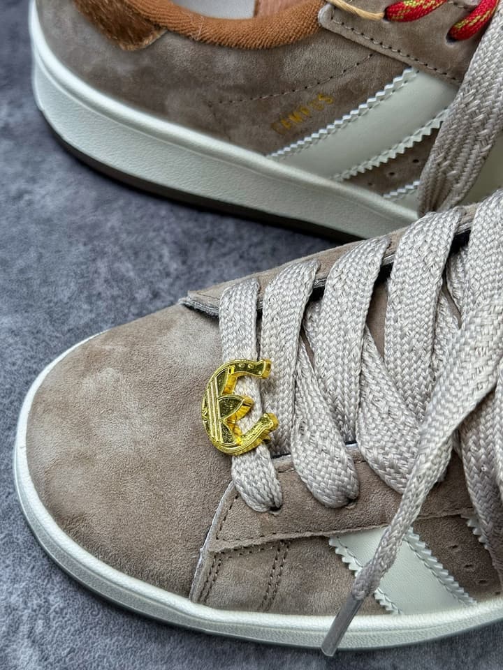 Adidas Originals CAMPUS 00s Retro Casual Sneakers in Taupe Suede With Tan Lining