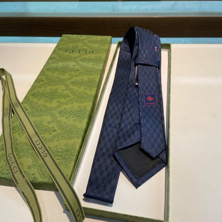Gucci GG Logo Jacquard Tie in Black