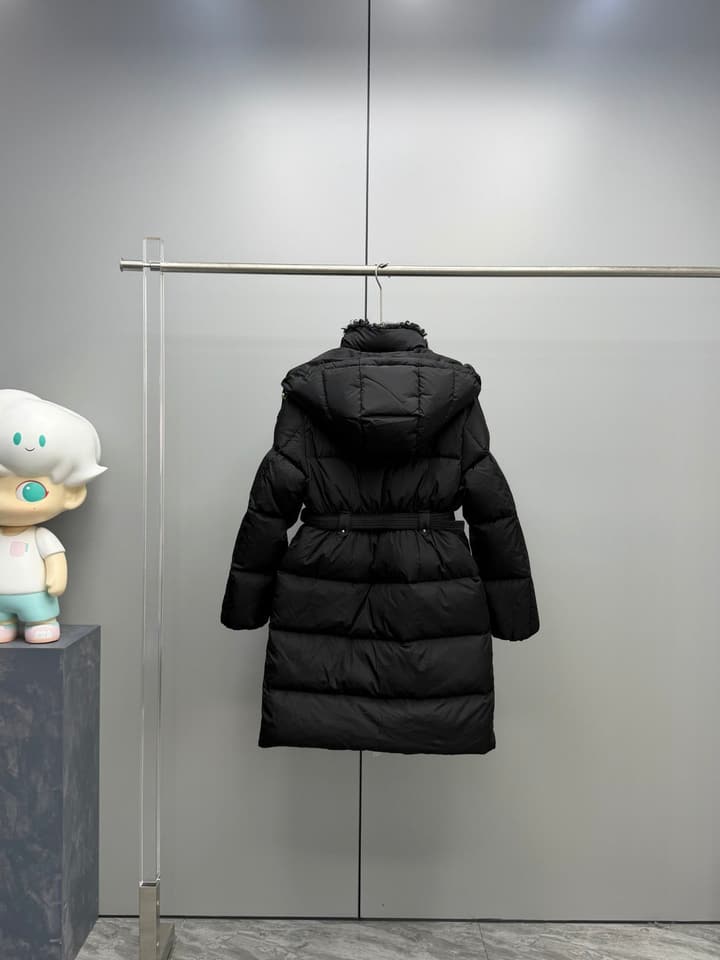 Moncler Briant Women's Hooded Down Coat – 2025 Collection in Black Down Jacket