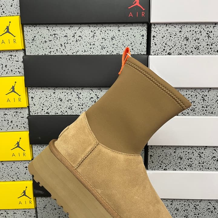 UGG Platform Low-Cut Snow Boots in Black Suede Slip-on