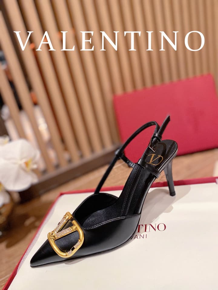 Valentino VLogo Signature Leather Pumps – 2022 Collection in Glossy Black With Red Lining