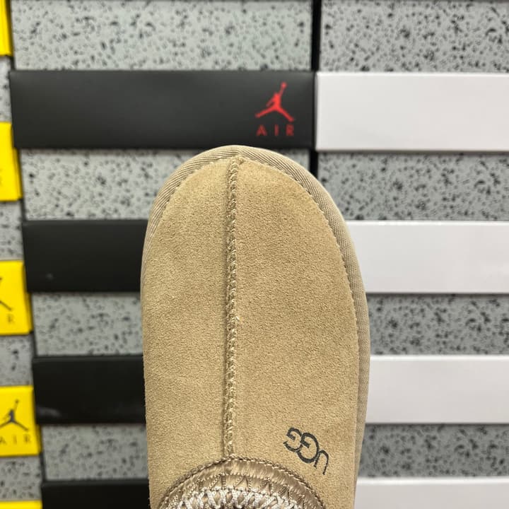 UGG Thick-Soled Low-Cut Fur Snow Boots in Olive Suede Patterned Trim