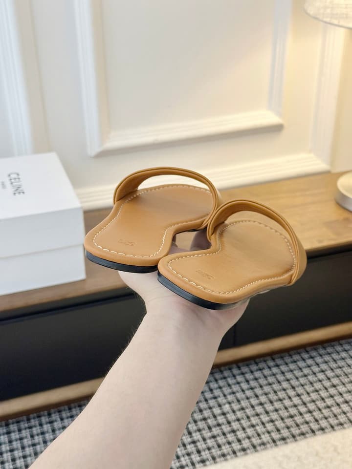 Celine Minimalist Triomphe Flat Sandals – Summer Collection in White