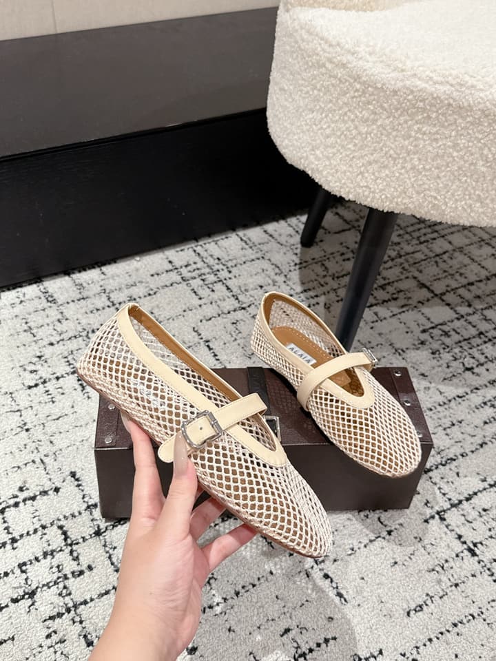 Alaïa Flat Mesh Ballet Flats – 25SS in Golden Beige Mesh