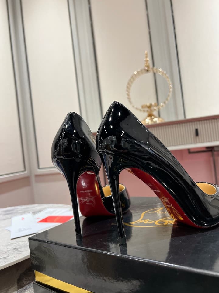 Christian Louboutin Classic Kate Side Cut-Out Pumps in Black Patent