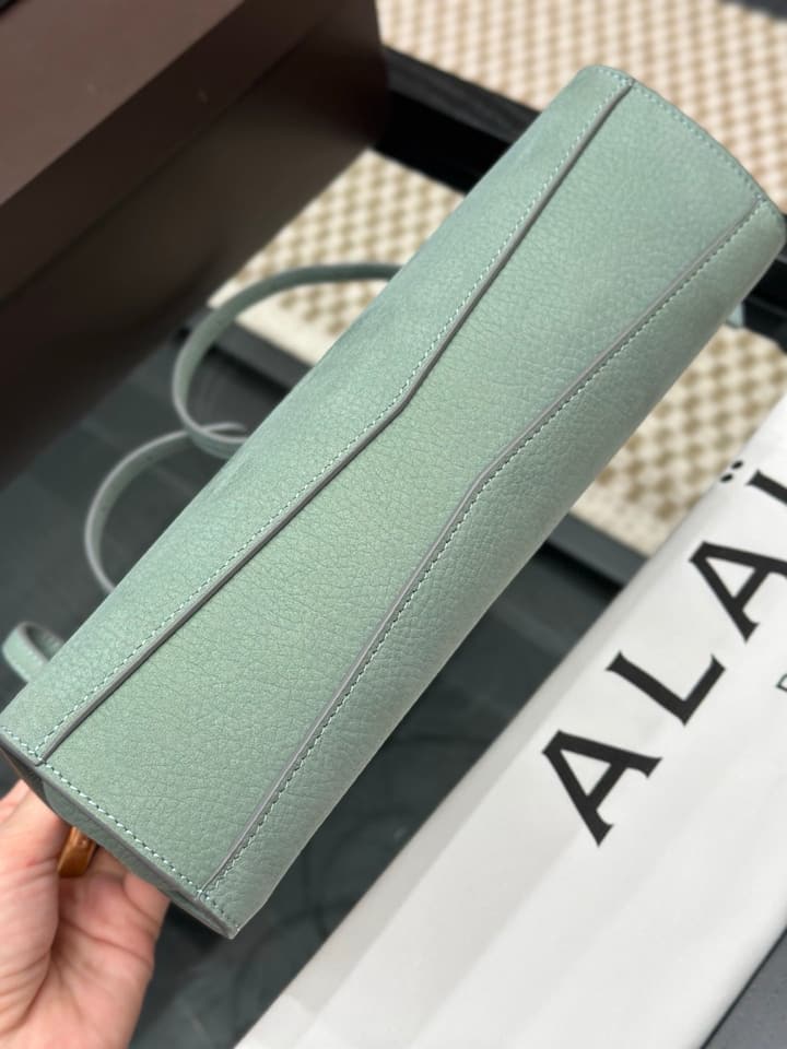 Alaïa Shoulder & Crossbody Bag in Green