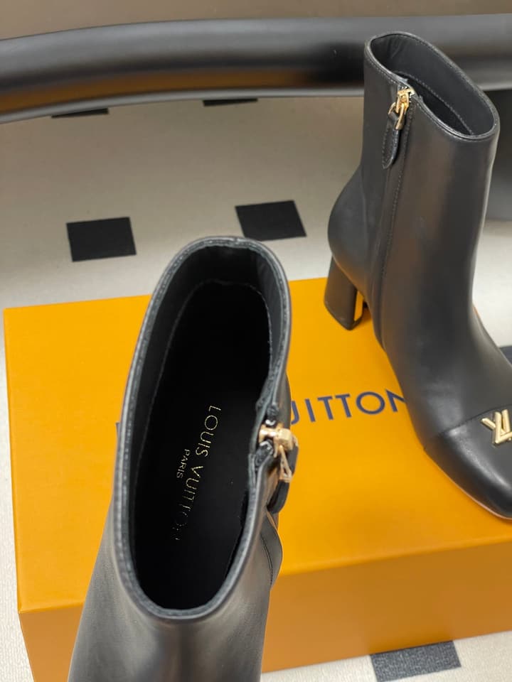 Louis Vuitton LV Swing Metal Heel Ankle Boots – 25SS Autumn/Winter Collection in Black