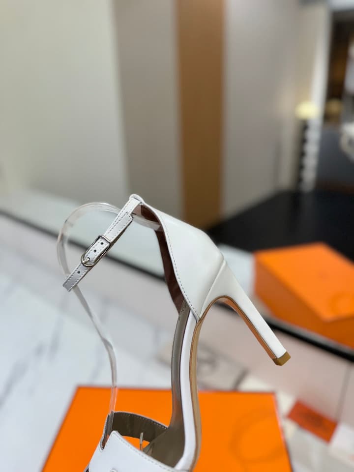 Hermès Classic Smooth Cowhide Pumps – 9cm in Caramel Brown