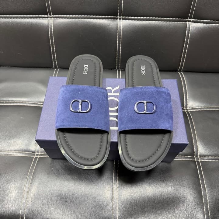 Dior Men's Pebbled Leather and Suede Slides – Spring/Summer Collection 2025 in Black Pebbled Leather Cross Strap