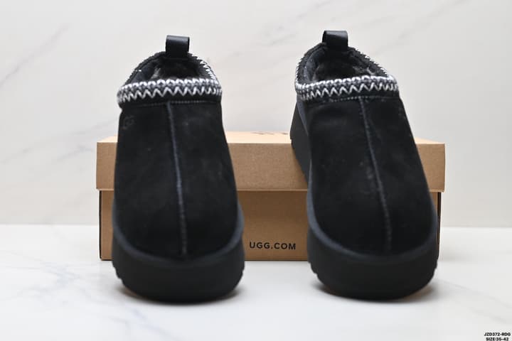 UGG Tazz Slip-On Snow Boots in Sand Braid