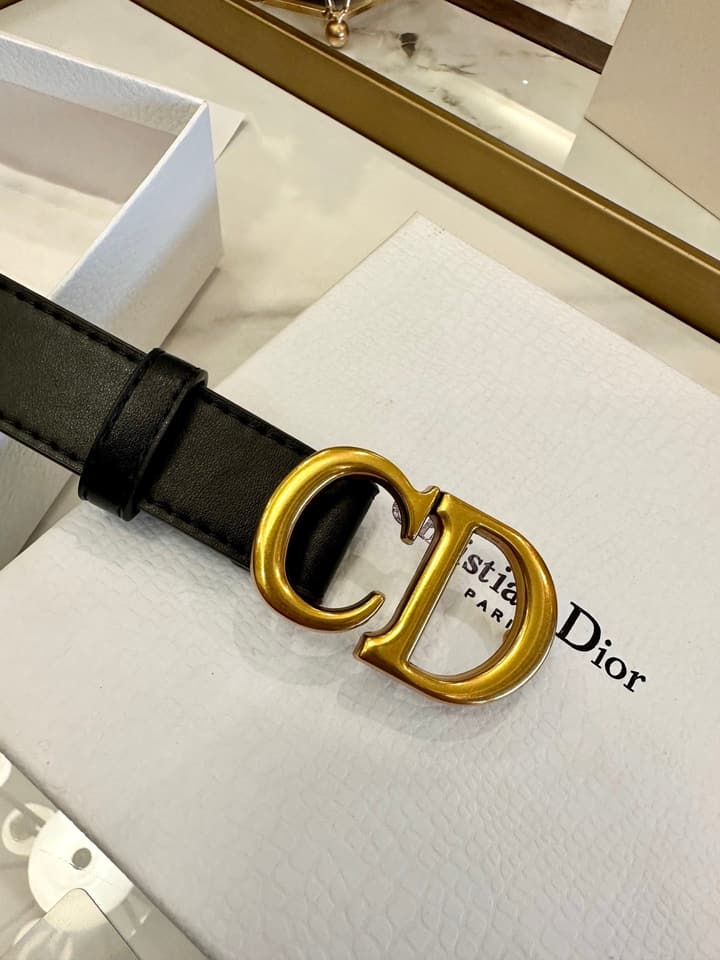 Dior Classic Leather Belt – 3.0cm in Black Leather With Gold Buckle