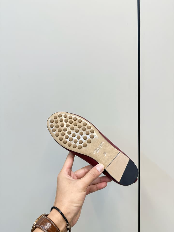 Bottega Veneta Woven Flats – 2025 Collection in Black