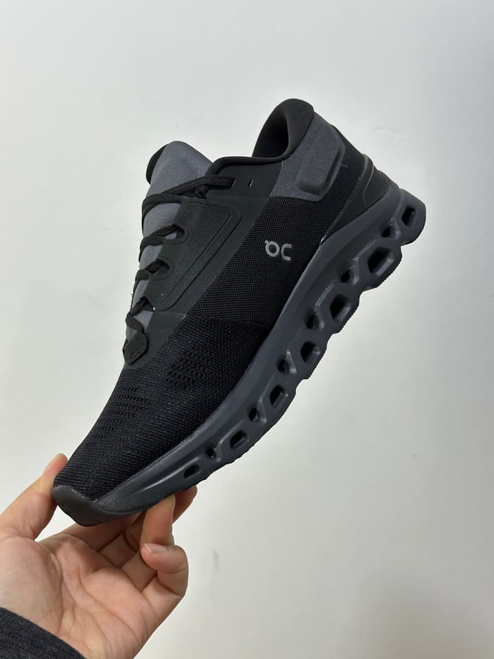 On x Roger Federer Cloudstratus 3 Special Edition Sneakers in All Black Red Accent