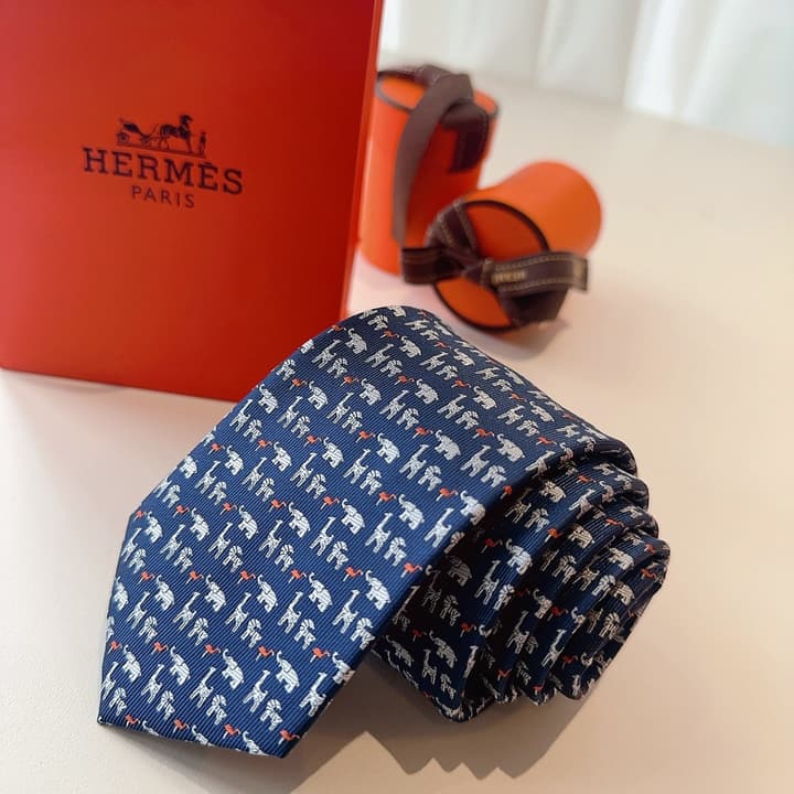 Hermès Animal Series Men's Silk Tie in Blue With Pink Pattern