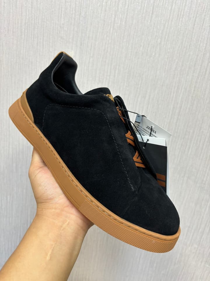 Zegna Top-Tier Calfskin Driving Shoes in Black Suede With Gum Sole