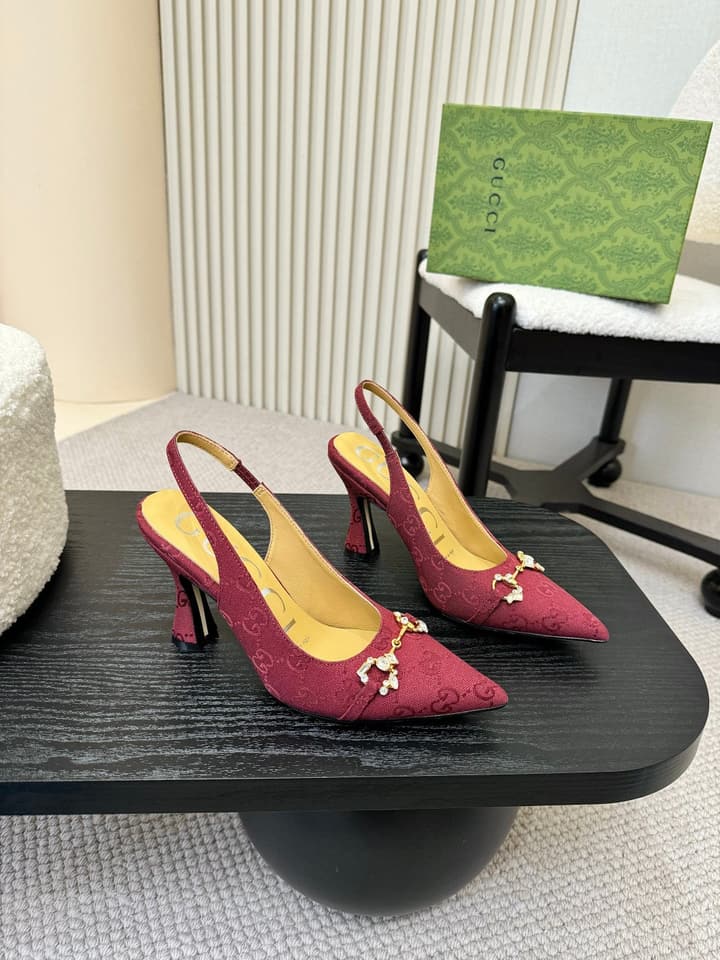 Gucci Double G Pointed-Toe Pumps in Black