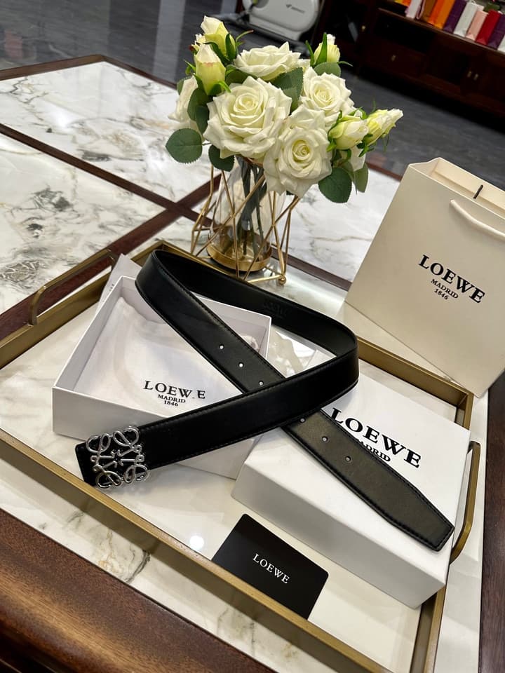Loewe Classic Leather Belt – 4.0cm in Black With Gold Flat Buckle