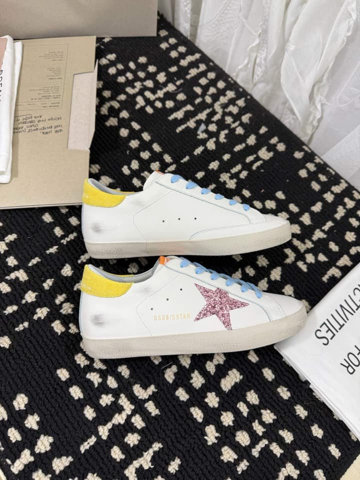 Golden Goose Super Star Leather Sneakers in Black Star Black Heel