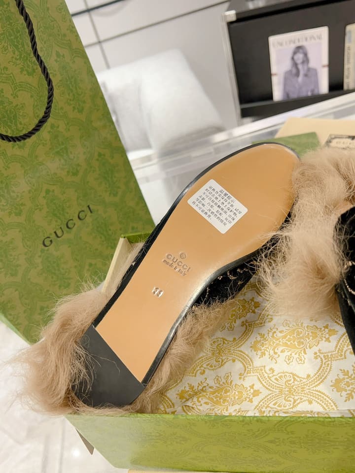 Gucci Toscana Sheepskin Loafers in Black Patent Embossed With Tan Shearling