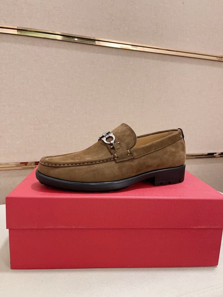 Ferragamo Driving Shoes in Shiny Black Leather