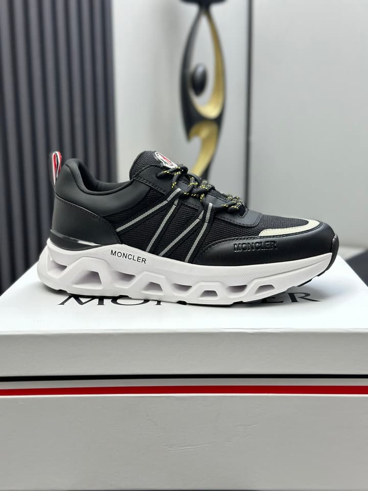 Moncler Trailgrip GTX Performance Running Shoes in Black