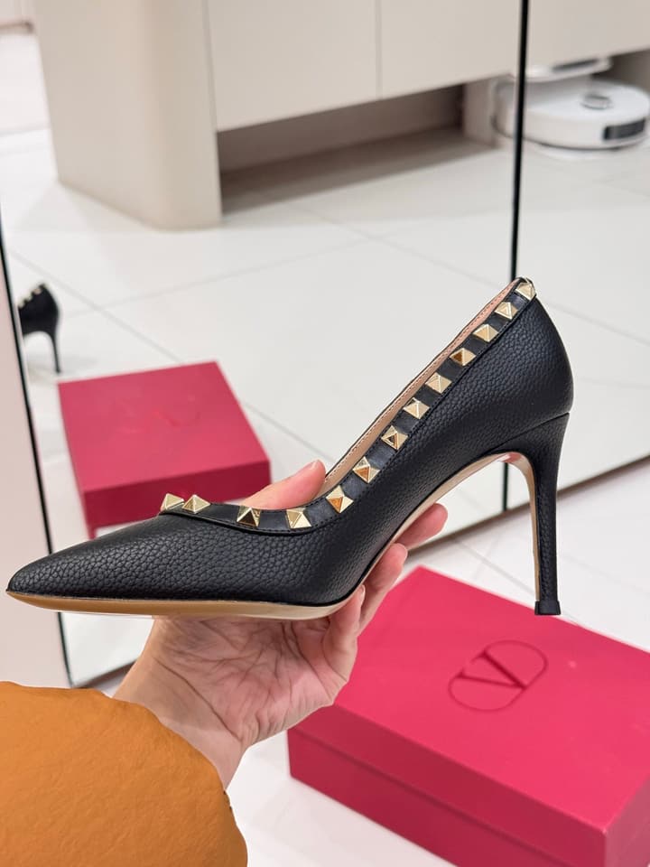 Valentino Classic High-Heel Pumps in Nude Pink Studded